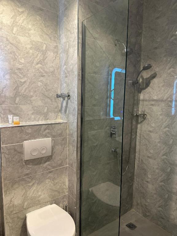 Koupelna v ubytování Hotelinn Oniru