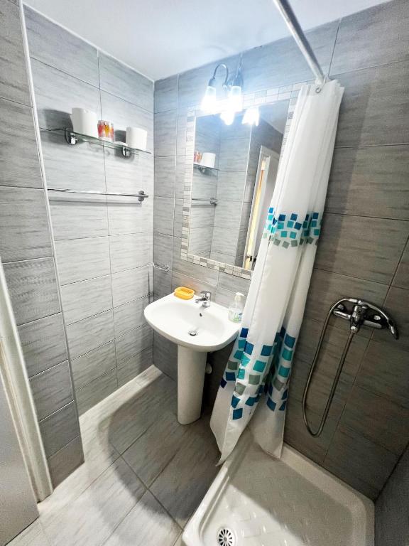 A bathroom at Studios Vaso