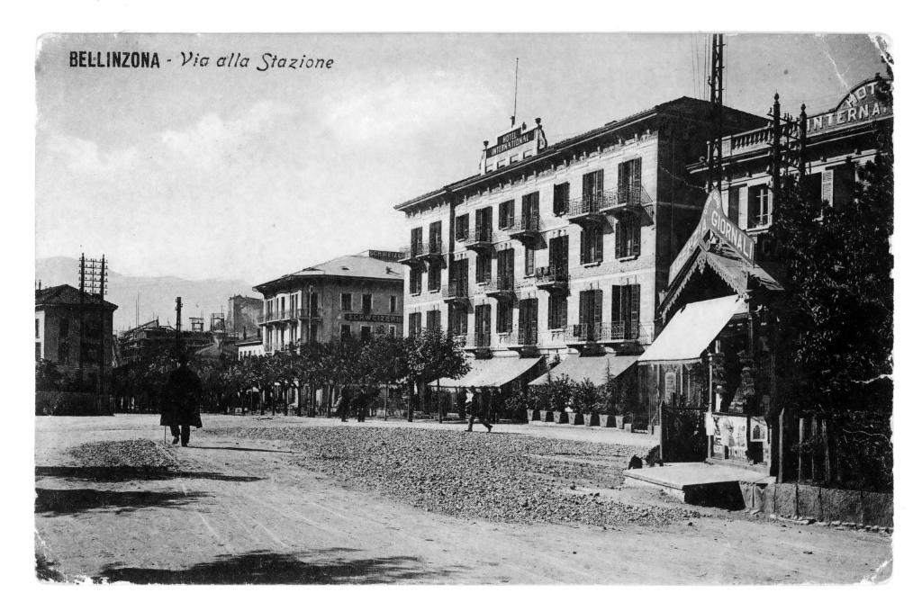 an old black and white photo of a building at Hotel Internazionale Bellinzona in Bellinzona