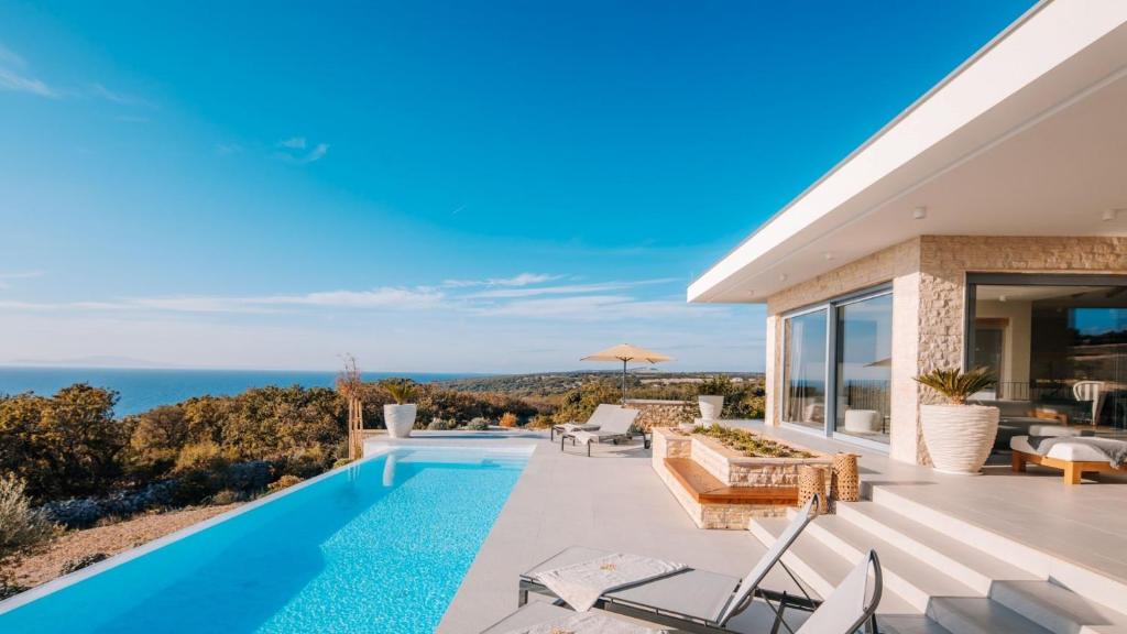 Luxury Plant Villas with the pool and seaview