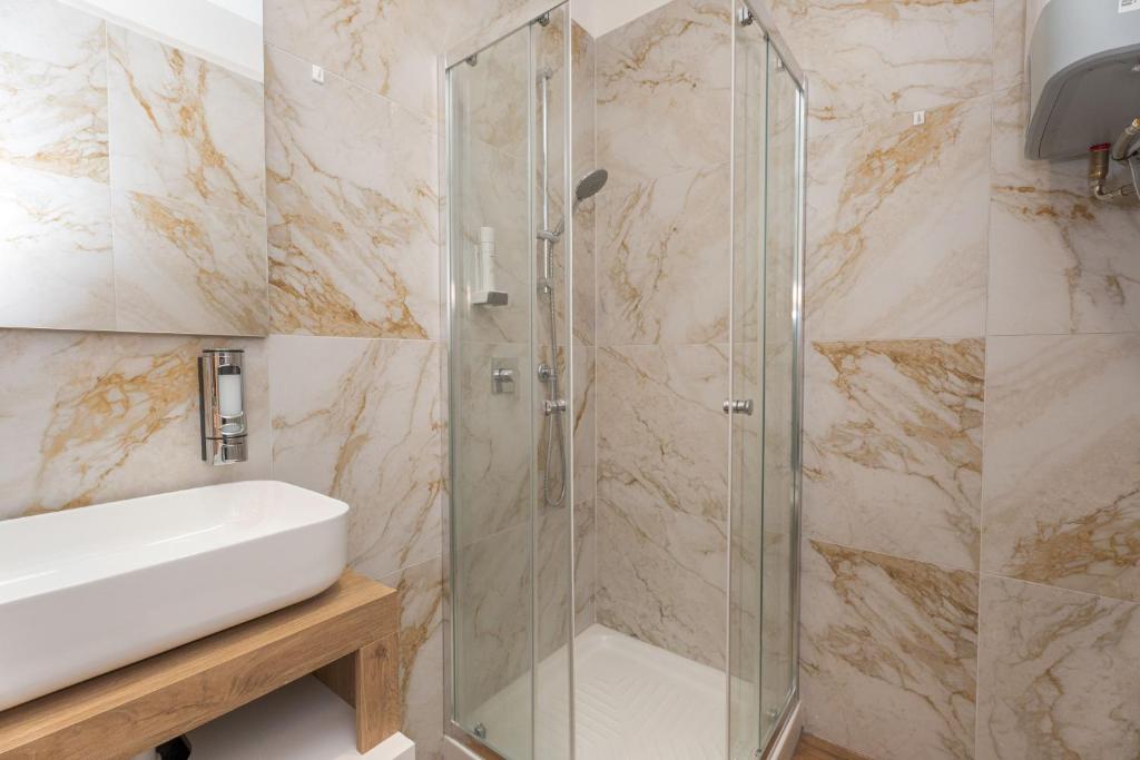 APARTMENTS VISTALLIHOUSE - 18