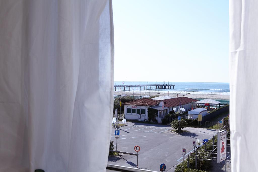 Nespecifikovaný výhled na moře nebo výhled na moře při pohledu z hotelu