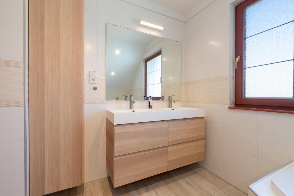 Un baño de Villa Tuchoměřice