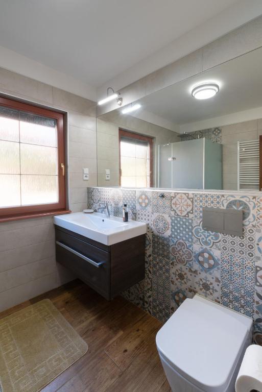 Un baño de Villa Tuchoměřice