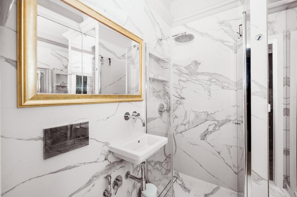 Antique Apartments Old Town - Studio (2 Adults) - Studencka 25 Street