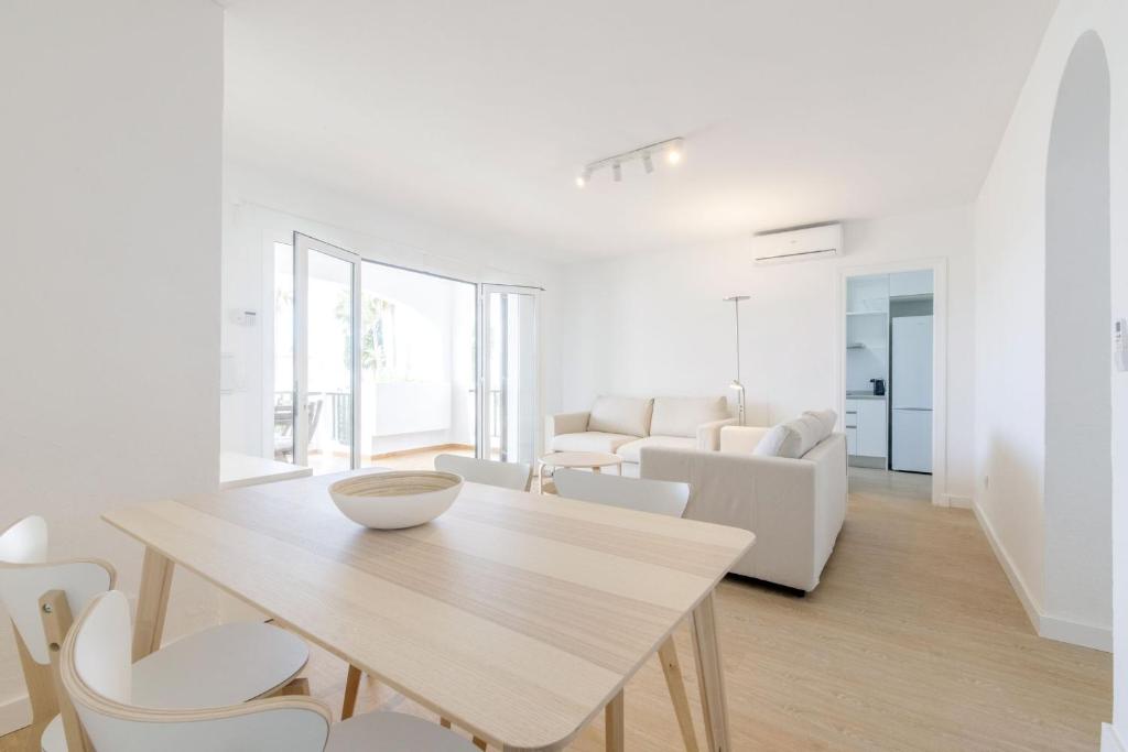 Fotografie z fotogalerie ubytování Siesta Mar Private Apartment 53 Cala'n Porter 3 bed v destinaci Cala'n Porter