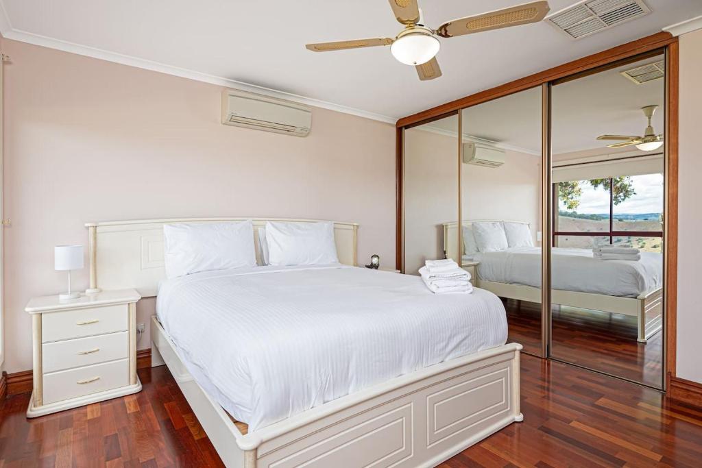 Letto o letti in una camera di Goldfields View