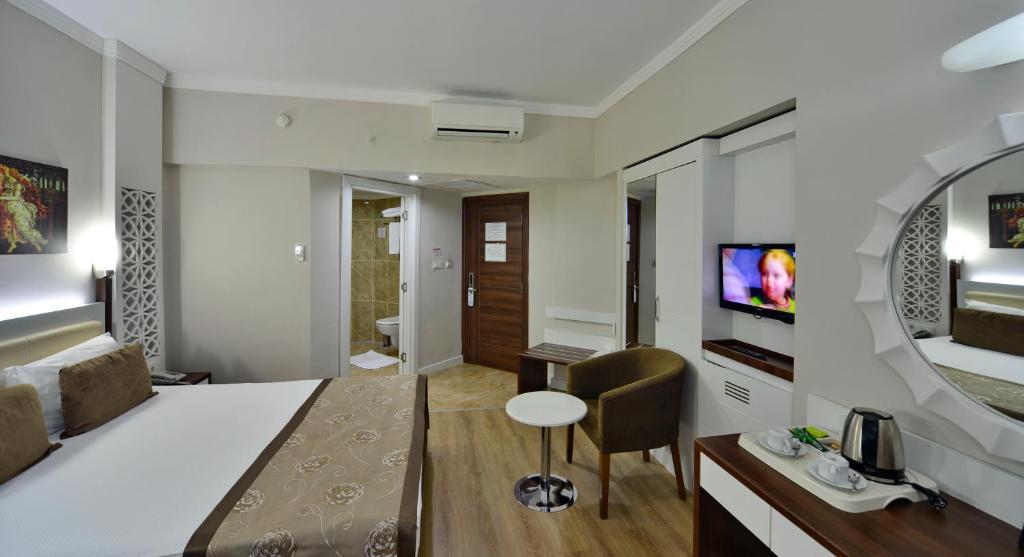 Linda Resort Hotel - Double Room With Balcony And Garden Or Pool View