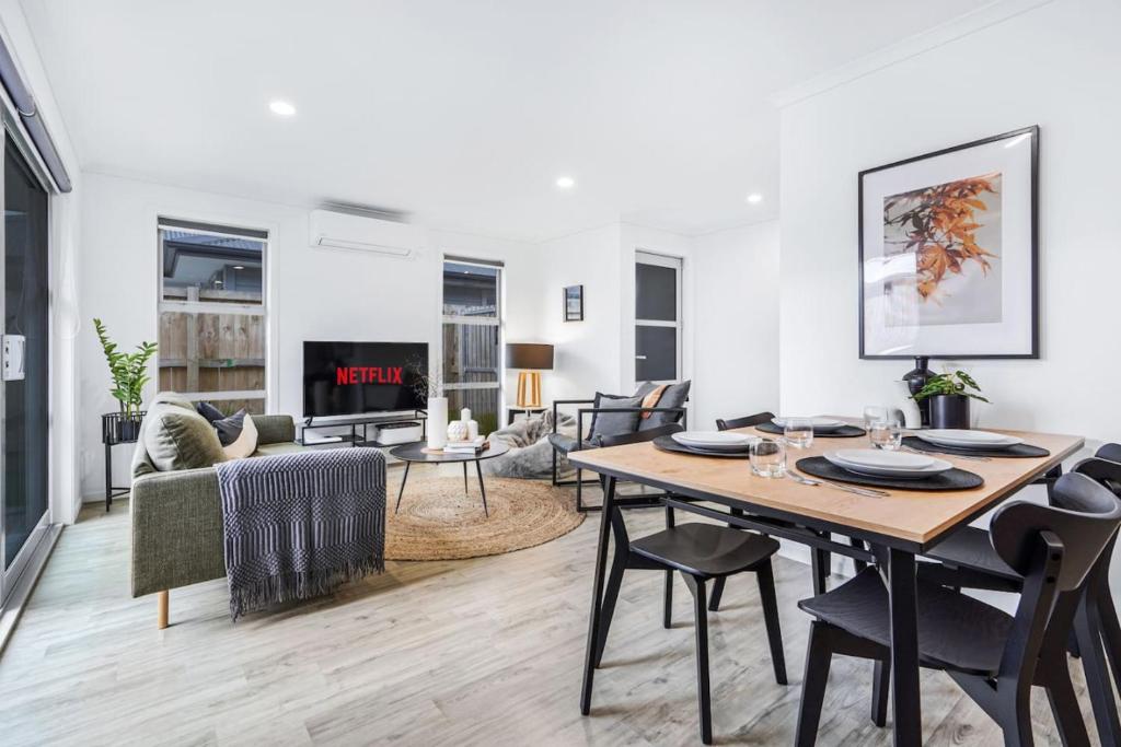 Modern, Central and Classy - By KOSH BNB - Resim 1