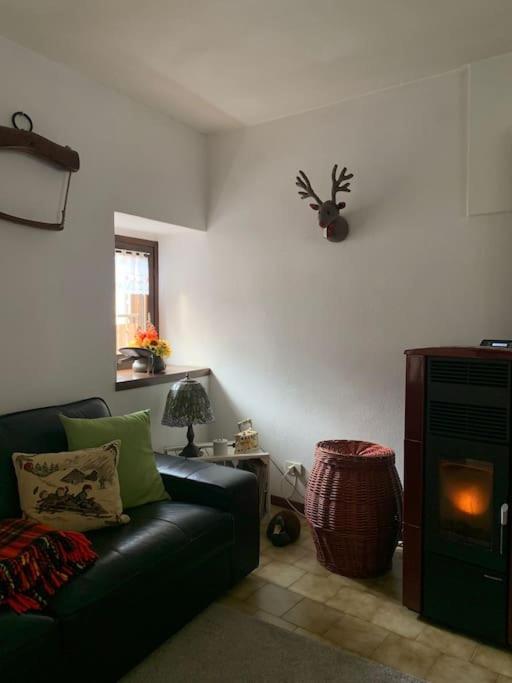 Χώρος καθιστικού στο Casa vacanza Macchia a Gatti Triangia