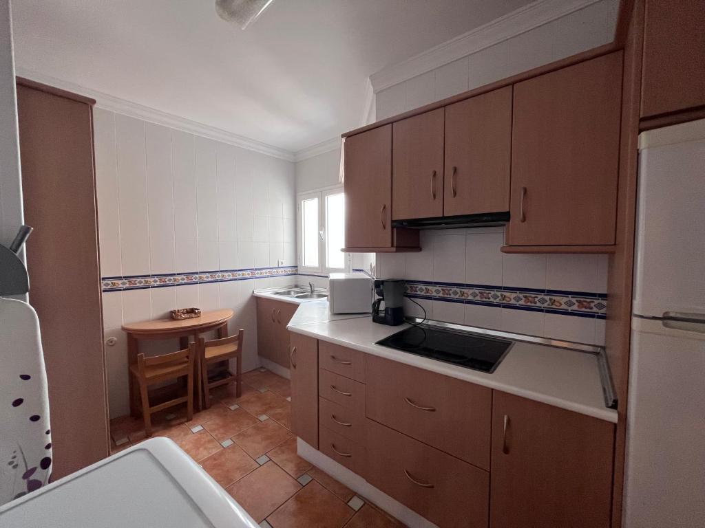 Kuchyň nebo kuchyňský kout v ubytování Hostal Marissal by Dorobe