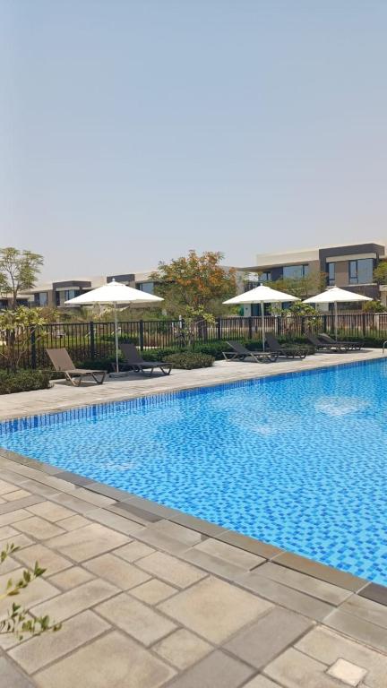 Bazén v ubytování 5 bedroom Villa - Dubai Hills nebo v jeho okolí