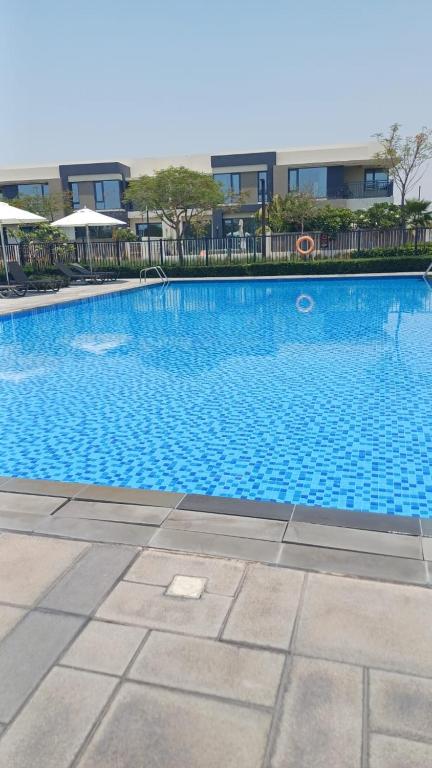 Bazén v ubytování 5 bedroom Villa - Dubai Hills nebo v jeho okolí
