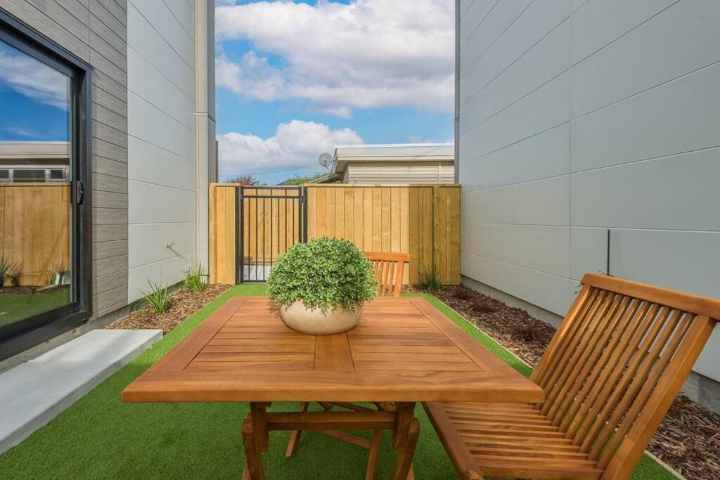 Ocean Is Just Around The Corner - Resim 10