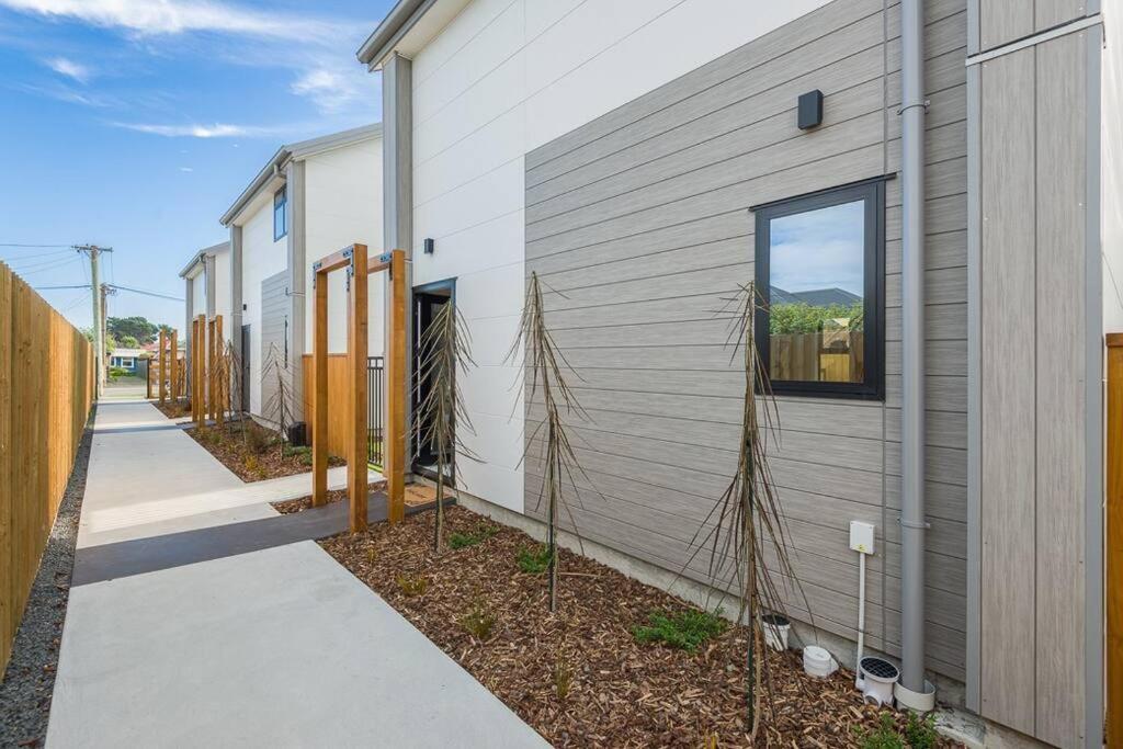 Ocean Is Just Around The Corner - Resim 6