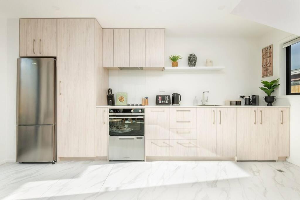 Ocean Is Just Around The Corner - Resim 14