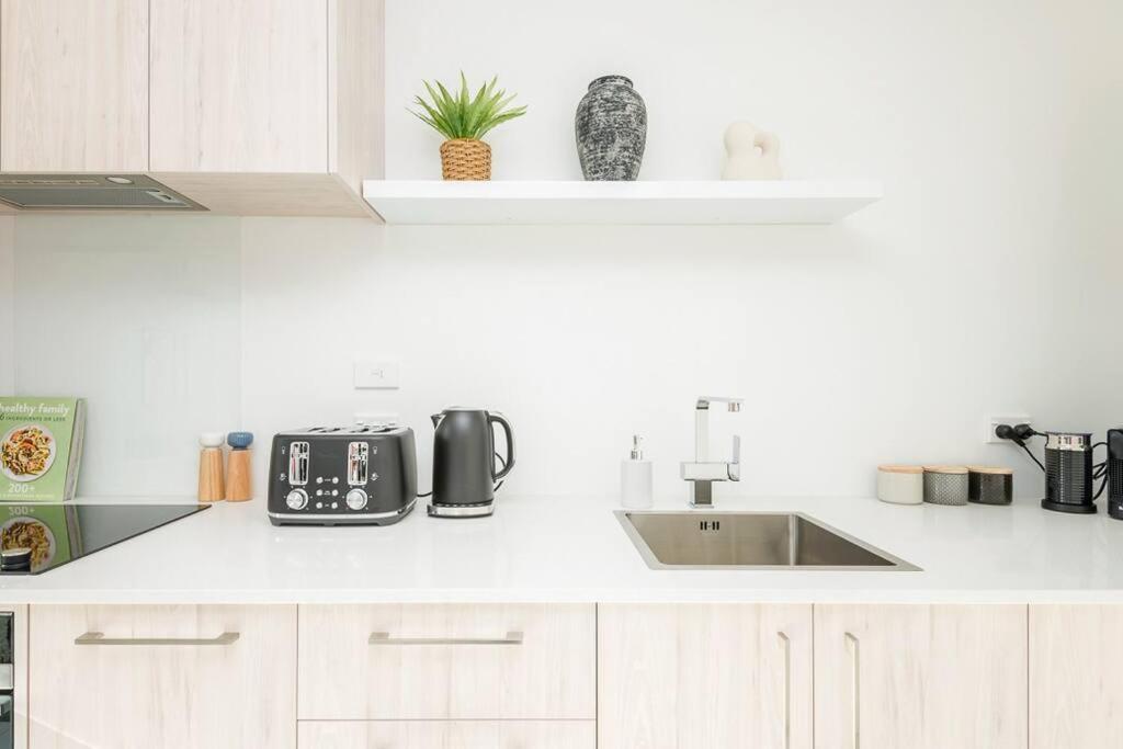 Ocean Is Just Around The Corner - Resim 17