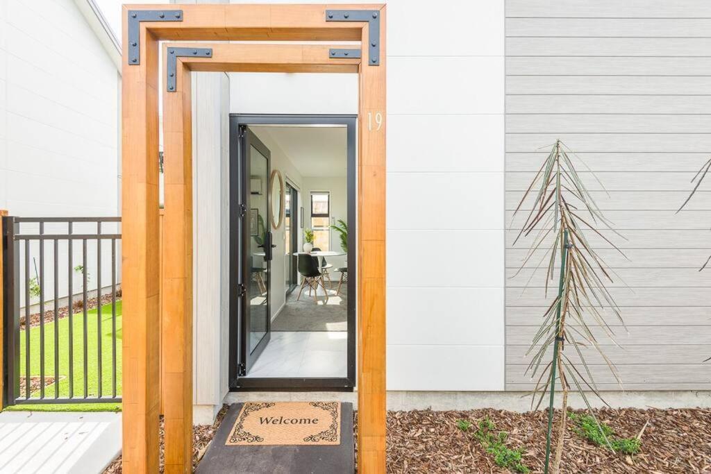 Ocean Is Just Around The Corner - Resim 18