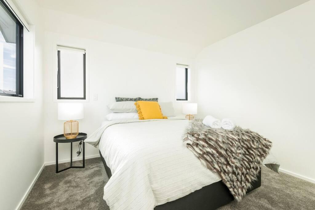 Ocean Is Just Around The Corner - Resim 2