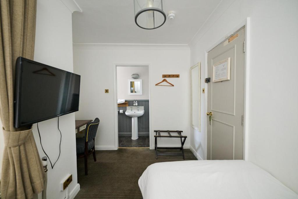 White Hart, Newmarket by Marston's Inns - 