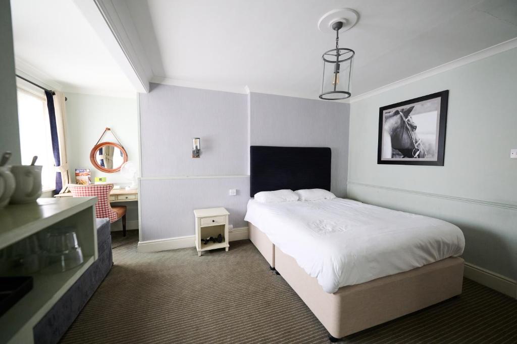 White Hart, Newmarket by Marston's Inns - 