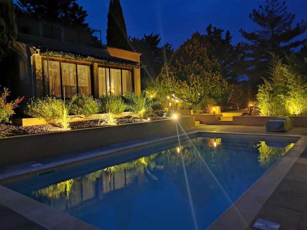 Bazén v ubytování Juste en Provence nebo v jeho okolí