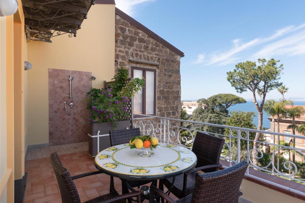 Al Centro Suites - 19