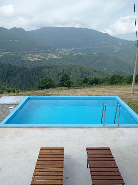 Bazen v nastanitvi oz. blizu nastanitve Dobar Pogled 2