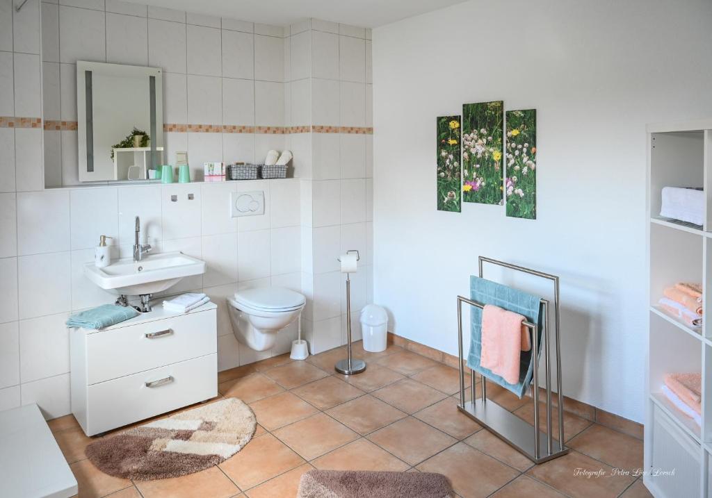 Ένα μπάνιο στο Ferienwohnung Helena