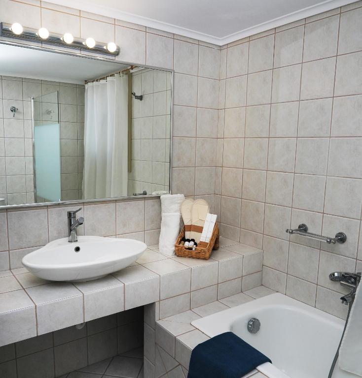 Koupelna v ubytování Aoni Suites