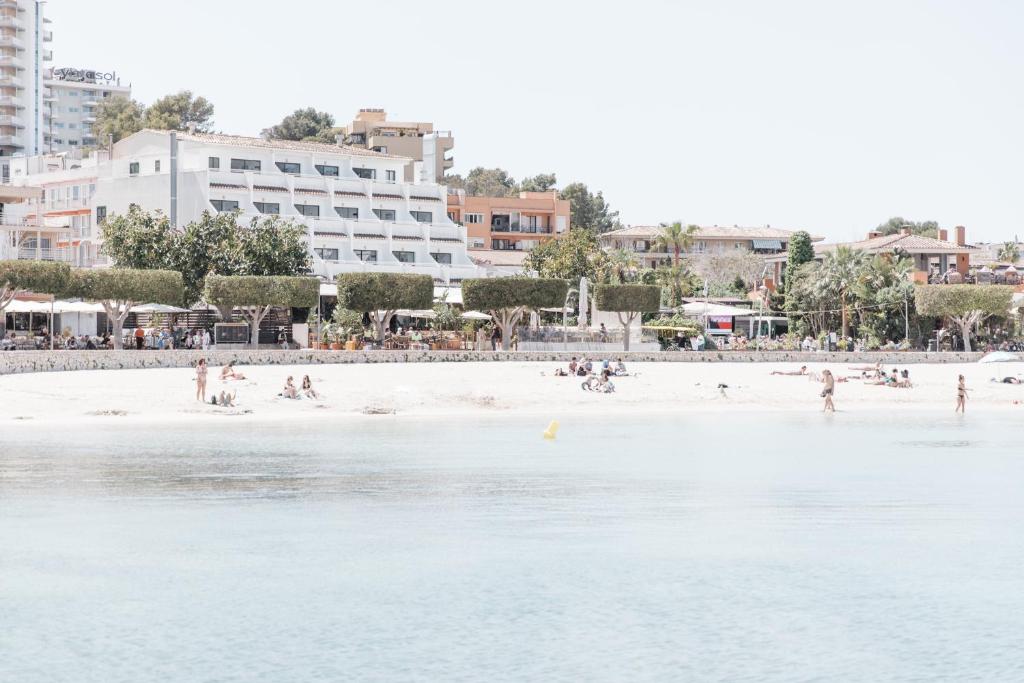 Gallery image of Apartamentos Balear Beach in Palmanova