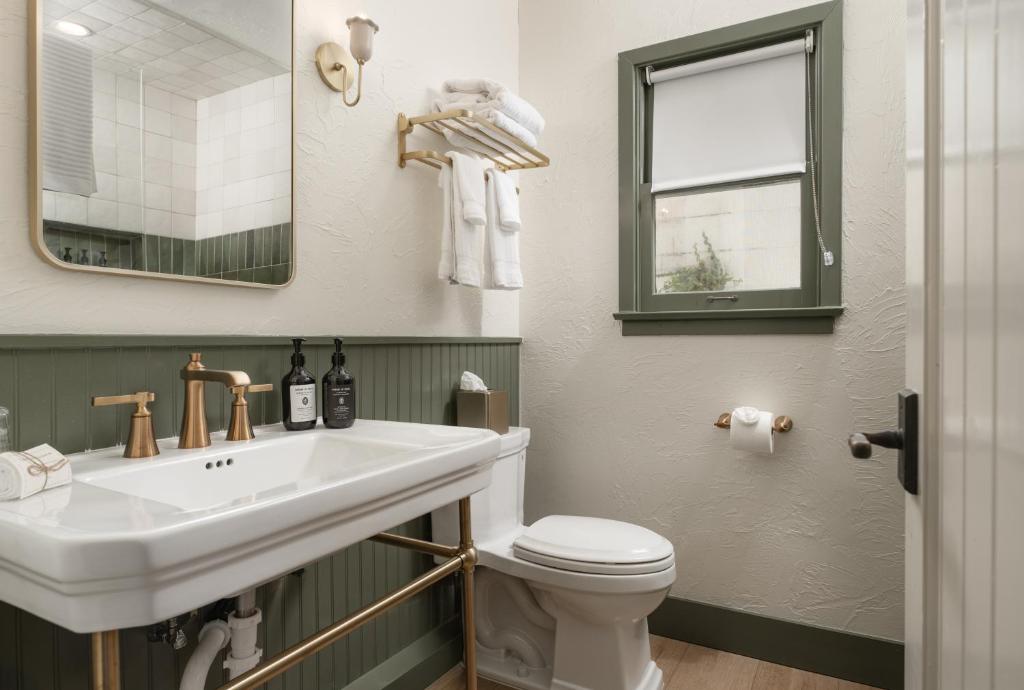 Petit Soleil - Bed, Breakfast and Bar - Vierpersoonskamer