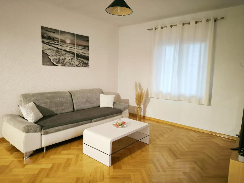 Posedenie v ubytovaní Apartman Mihaela