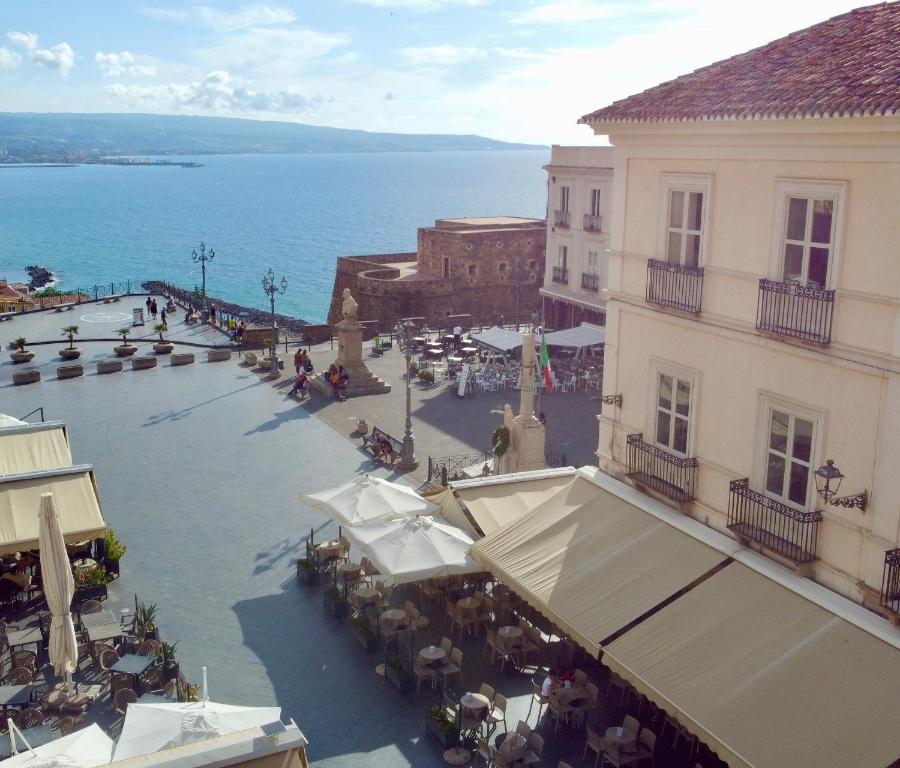 Nespecifikovaný výhled na moře nebo výhled na moře při pohledu z hotelu