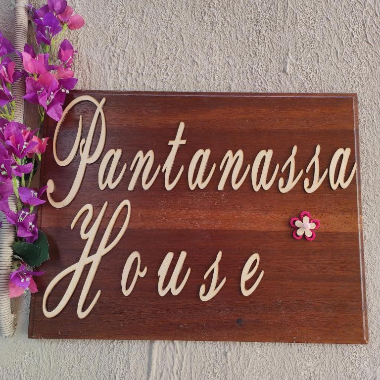 Certifikát, hodnocení, plakát nebo jiný dokument vystavený v ubytování Pantanassa House