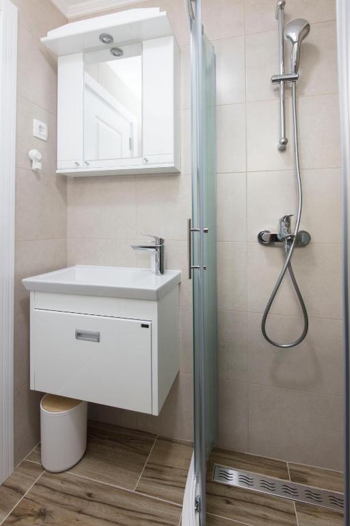 Koupelna v ubytování Apartment Olive Risan
