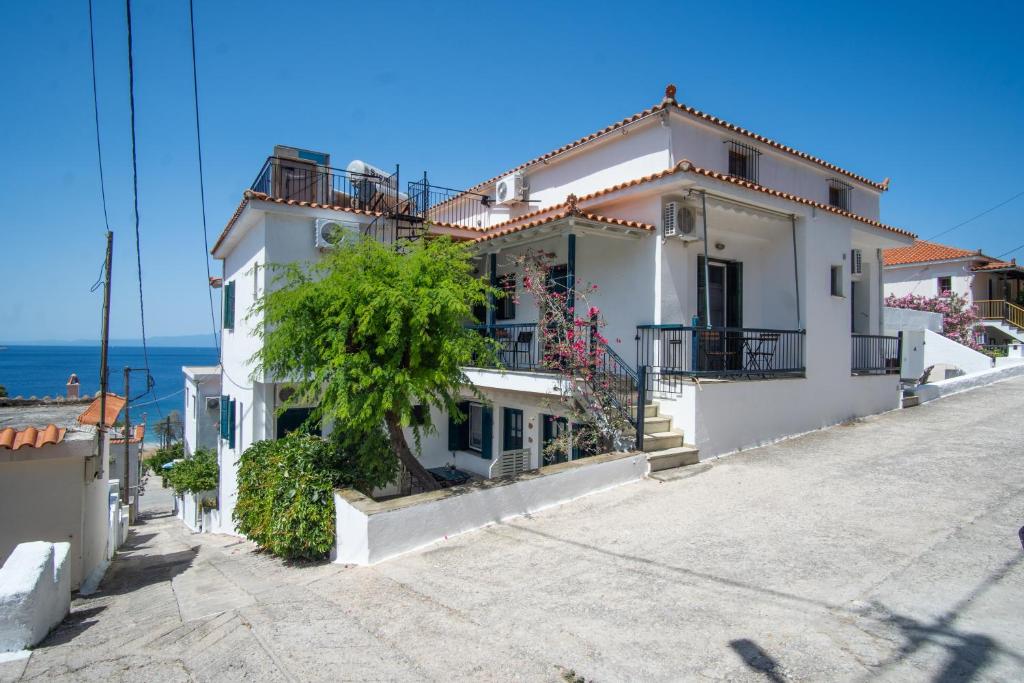 Φωτογραφία από το άλμπουμ του Violetta Apartments στο Νέο Κλήμα