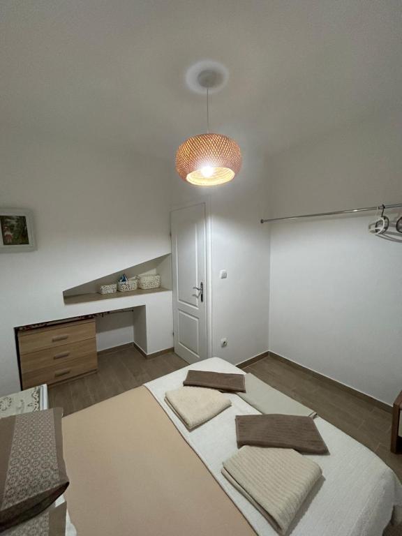Postel nebo postele na pokoji v ubytování Old Risan Apartment