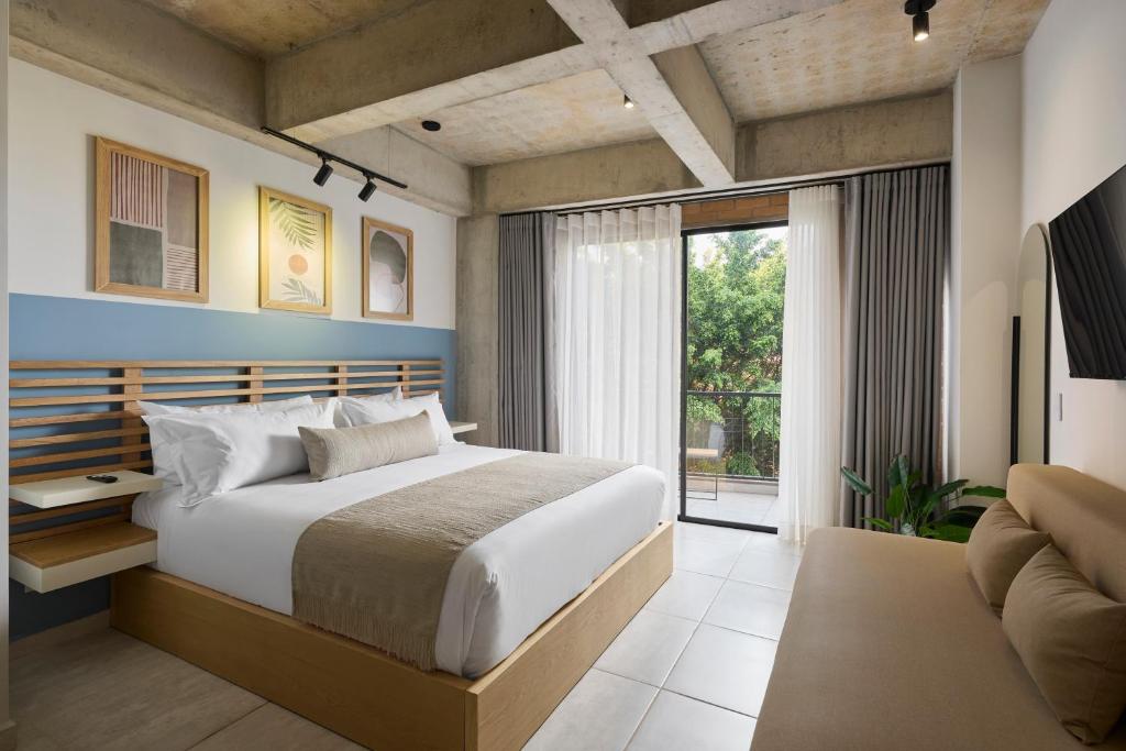 30 Living Suites - Housity