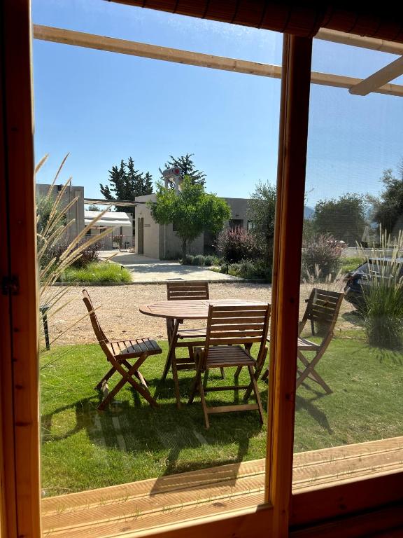 Zahrada ubytování Nirikos Camping