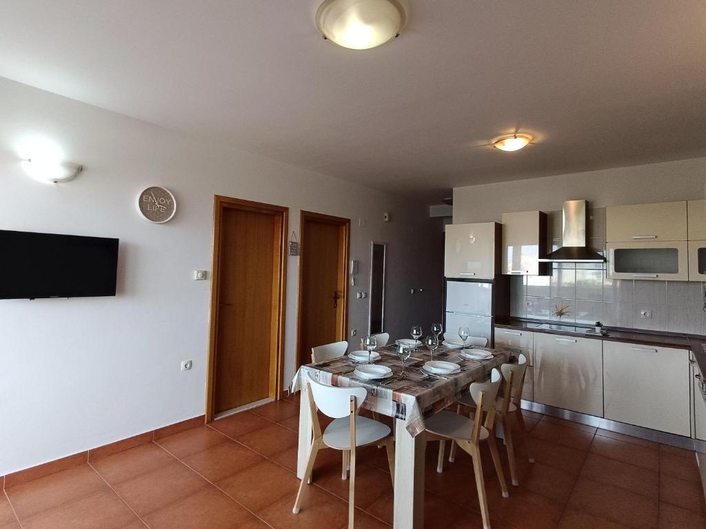 Kuchyňa alebo kuchynka v ubytovaní Apartments Antonia
