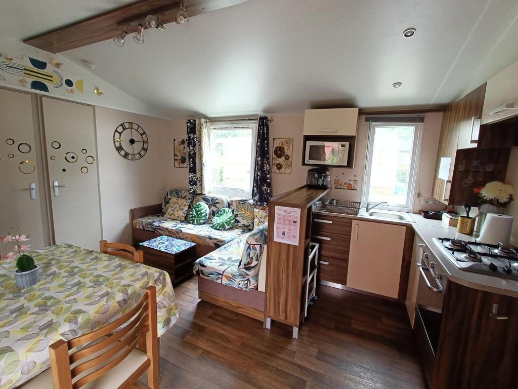 Photo de la galerie de l'établissement Mobilhome cosy Camping à Foix, à Foix 7 autres photos