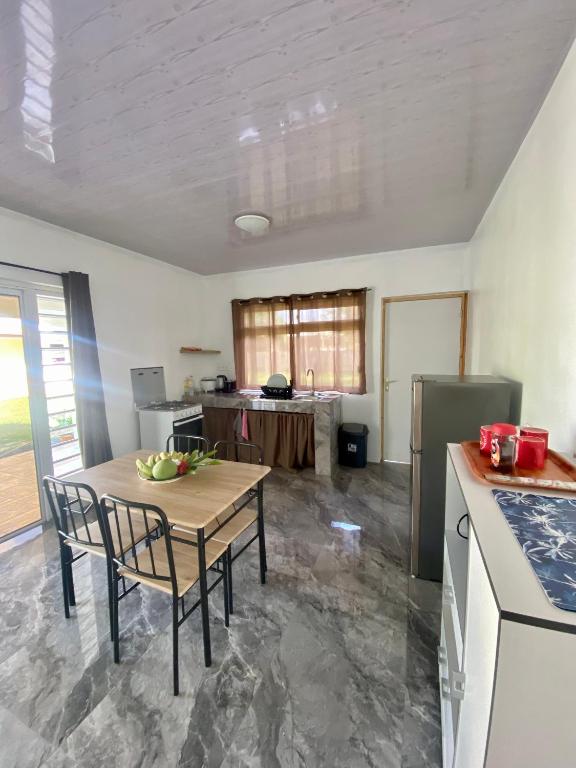 Kuchyň nebo kuchyňský kout v ubytování TIVINI Houses