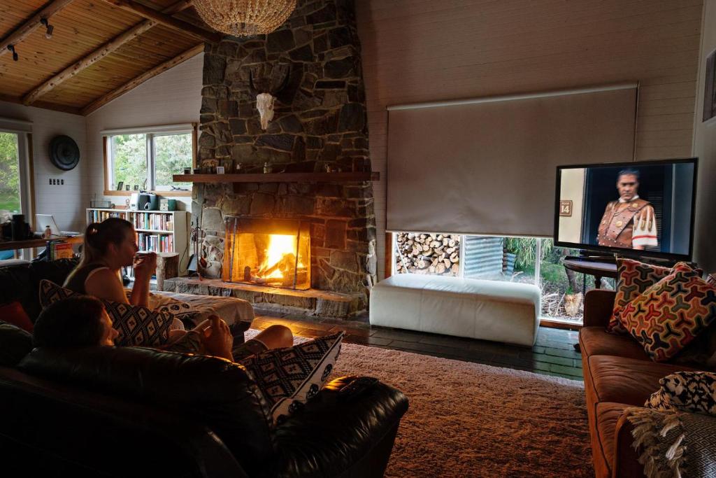 TV a/nebo společenská místnost v ubytování Coastal Cottage Bicheno