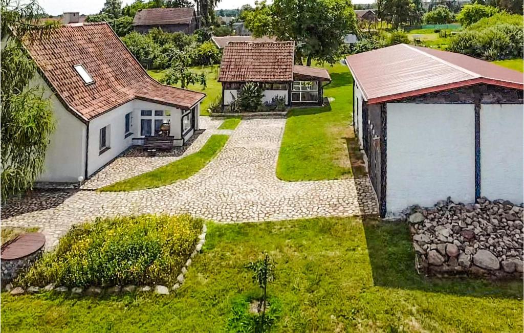 Vonkajšia záhrada v ubytovaní Dom W Sadzie
