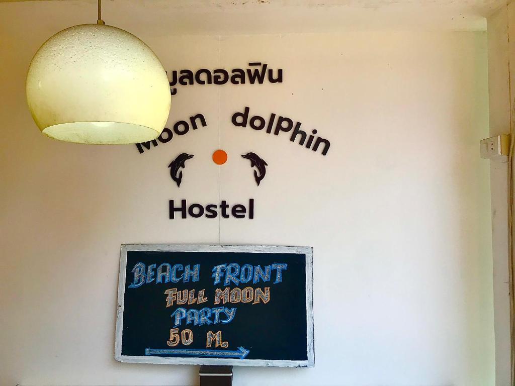 Certifikát, hodnocení, plakát nebo jiný dokument vystavený v ubytování Moon Dolphin Hostel