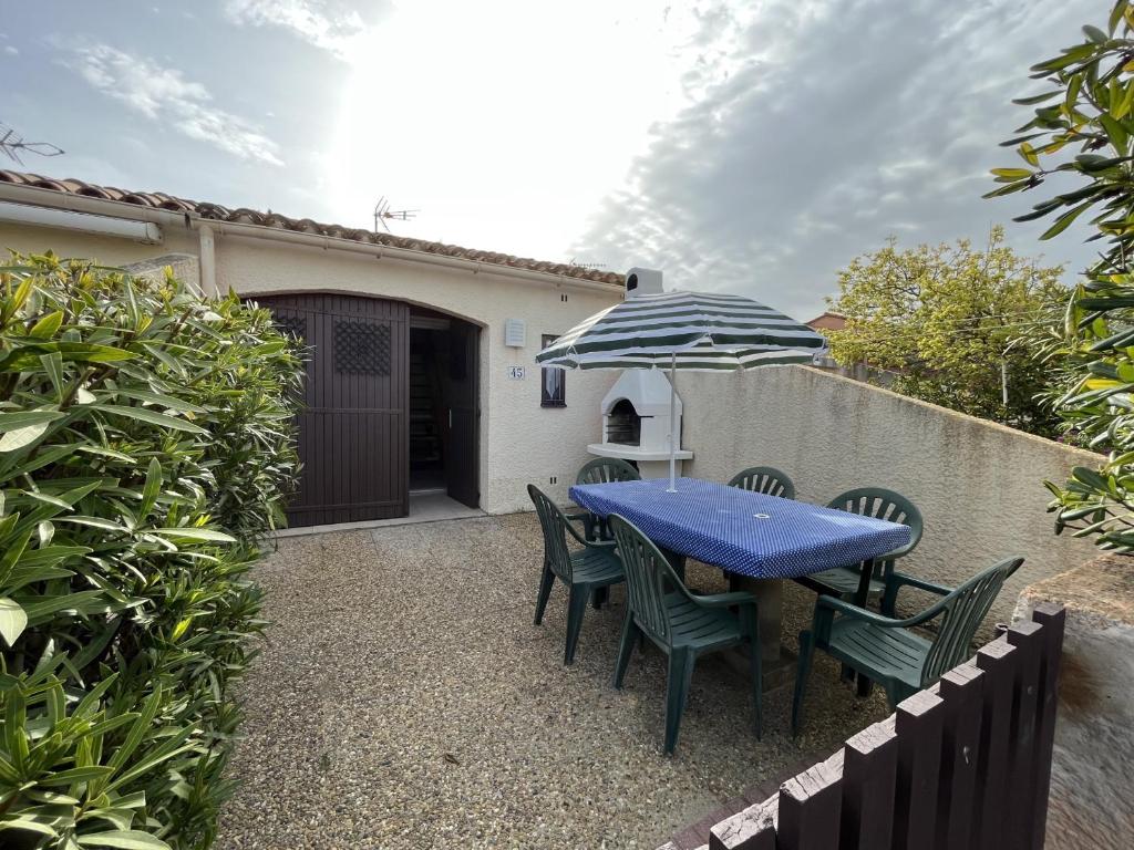 Photo de la galerie de l'établissement Villa T4 climatisée à Le Barcarès, terrasse, parking, proche plage, idéale famille, animaux ok - FR-1-799-26, au Barcarès