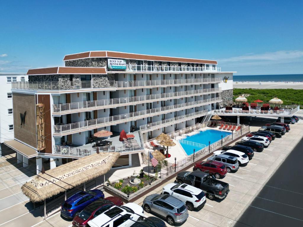 Bazén v ubytování Waikiki Oceanfront Inn nebo v jeho okolí
