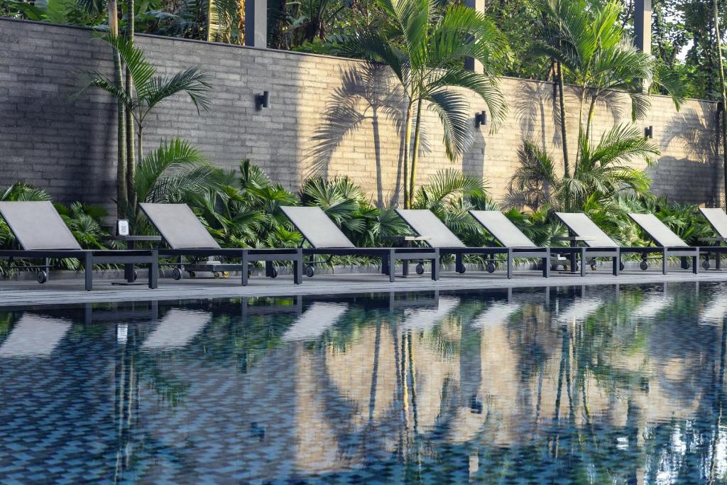 Bazén v ubytování Fraser Residence Hanoi nebo v jeho okolí