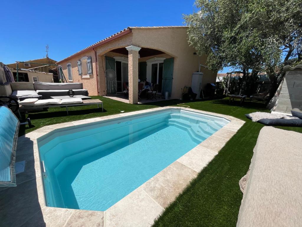 Photo de la galerie de l'établissement villa de charme PISCINE 10mns de la mer- La Safio, à Poussan